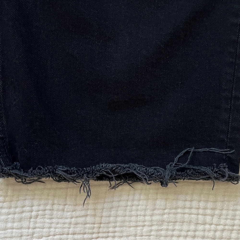Women’s Black High-Rise Slim Straight Jeans - Picture 9 of 9
